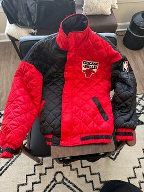 Chicago Bulls Red & Black Quilted Bomber Jacket